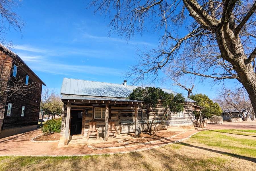 © Somebodies Productions 2023